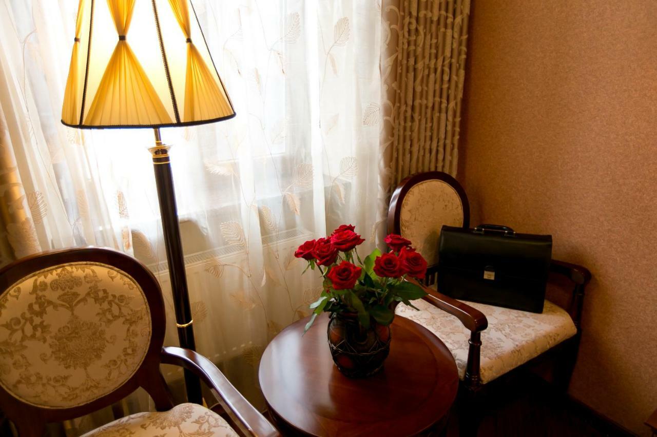 Allureinn Hotel And Spa Chernivtsi Exterior photo